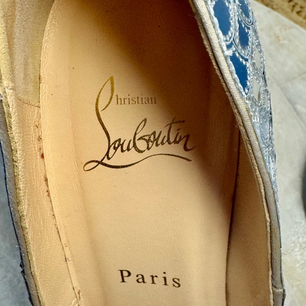 Christian Louboutin Silver Scaled Peep-Toe Heels, size 39 mint condition - Picture 8 of 10
